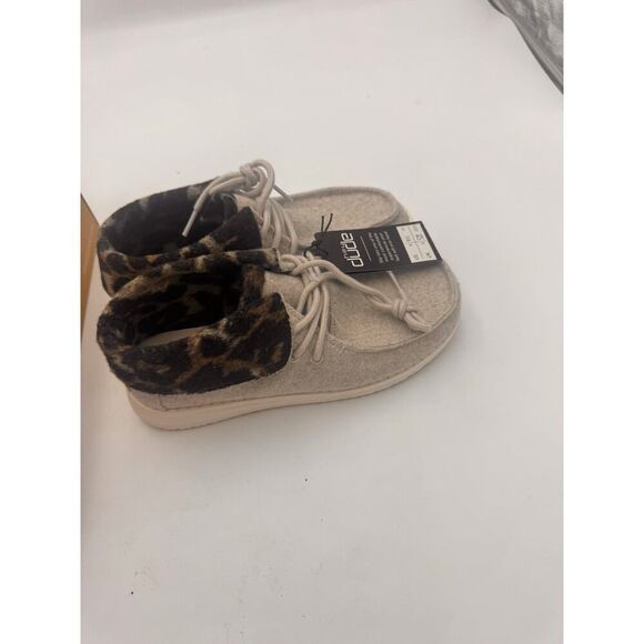 Hey Dudes Britt Cream Cheetah Womens Shoes Size 6 NIB - Picture 3 of 7